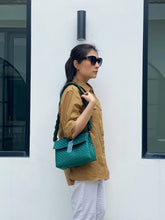 Load image into Gallery viewer, Lola in Emerald