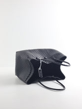 Load image into Gallery viewer, Natura (Large) in Black